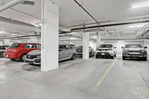 623-3932 University Avenue Nw, Calgary, AB - Indoor Photo Showing Garage