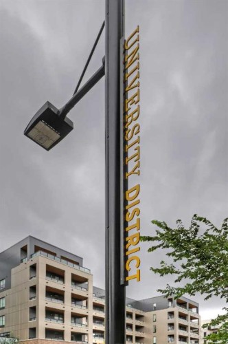 623-3932 University Avenue Nw, Calgary, AB - Outdoor