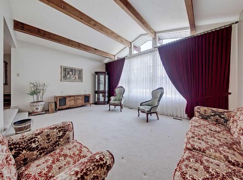 9556 Oakland Way Sw, Calgary, AB - Indoor Photo Showing Other Room