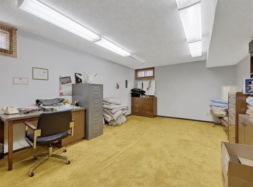 9556 Oakland Way Sw, Calgary, AB - Indoor Photo Showing Office