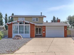 9556 Oakland Way SW Calgary, AB T2V 4G5