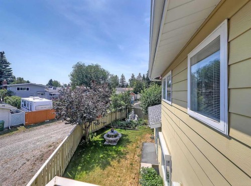 9556 Oakland Way Sw, Calgary, AB - Outdoor With Exterior
