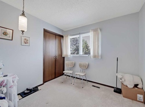 9556 Oakland Way Sw, Calgary, AB - Indoor