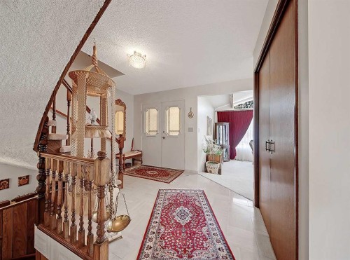 9556 Oakland Way Sw, Calgary, AB - Indoor Photo Showing Other Room
