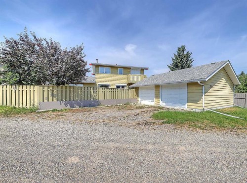9556 Oakland Way Sw, Calgary, AB - Outdoor