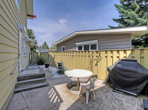 9556 Oakland Way Sw, Calgary, AB - Outdoor With Exterior