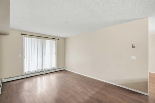 4103-60 Panatella Street Nw, Calgary, AB - Indoor Photo Showing Other Room