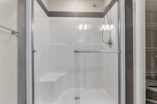 111 Hillcrest Close Sw, Airdrie, AB - Indoor Photo Showing Bathroom