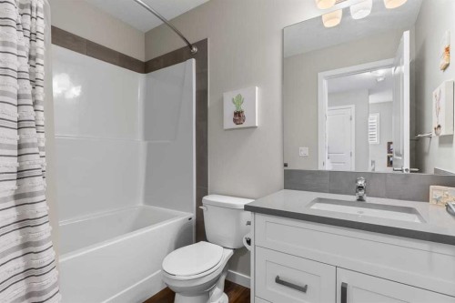 111 Hillcrest Close Sw, Airdrie, AB - Indoor Photo Showing Bathroom