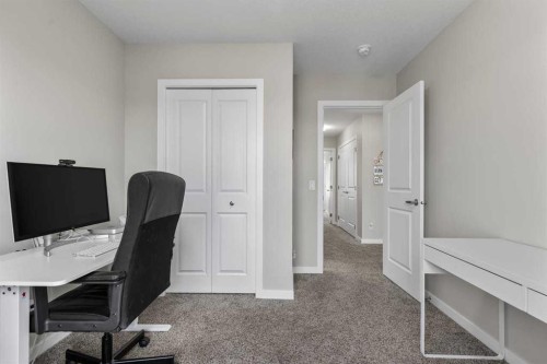 111 Hillcrest Close Sw, Airdrie, AB - Indoor Photo Showing Office