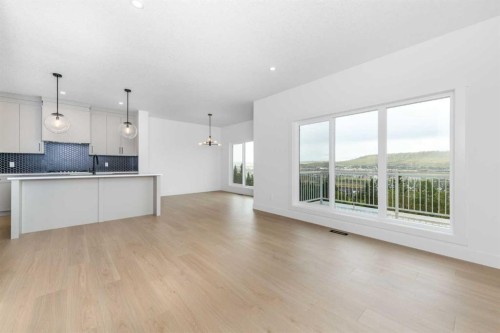 503 Rivercrest View, Cochrane, AB - Indoor Photo Showing Kitchen