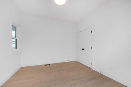 503 Rivercrest View, Cochrane, AB - Indoor Photo Showing Other Room