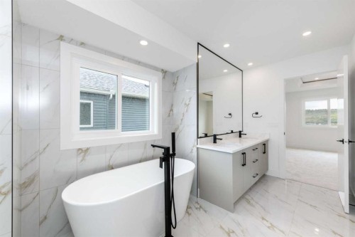 503 Rivercrest View, Cochrane, AB - Indoor Photo Showing Bathroom