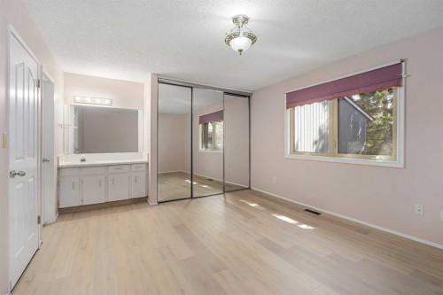 13-803 Varsity Estates Drive Nw, Calgary, AB - Indoor Photo Showing Other Room
