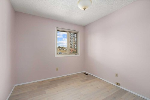 13-803 Varsity Estates Drive Nw, Calgary, AB - Indoor Photo Showing Other Room