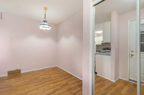 13-803 Varsity Estates Drive Nw, Calgary, AB - Indoor Photo Showing Other Room