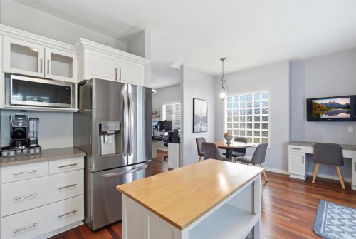 101 Sierra Morena Landing Sw, Calgary, AB - Indoor Photo Showing Kitchen