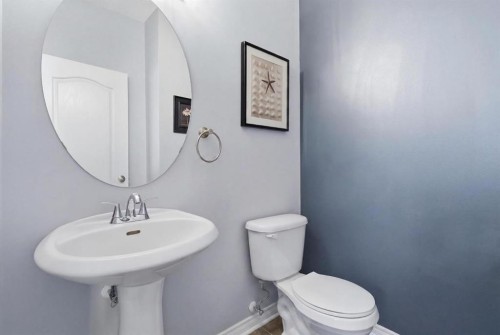 101 Sierra Morena Landing Sw, Calgary, AB - Indoor Photo Showing Bathroom