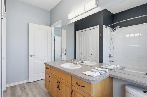 101 Sierra Morena Landing Sw, Calgary, AB - Indoor Photo Showing Bathroom