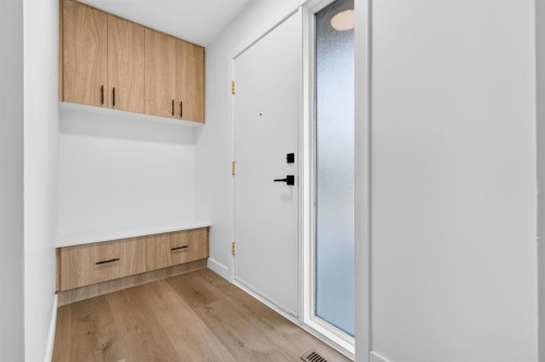 905-5340 17 Avenue Sw, Calgary, AB - Indoor Photo Showing Other Room