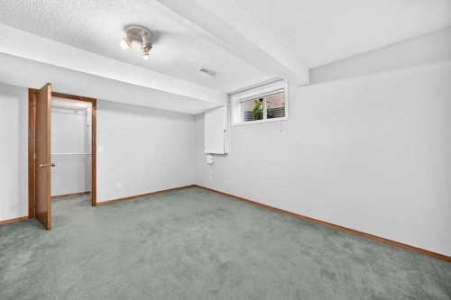 337 Harvest Lake Green Ne, Calgary, AB - Indoor Photo Showing Other Room
