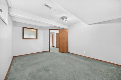 337 Harvest Lake Green Ne, Calgary, AB - Indoor Photo Showing Other Room