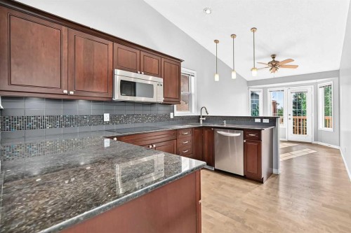 337 Harvest Lake Green Ne, Calgary, AB - Indoor Photo Showing Kitchen With Upgraded Kitchen