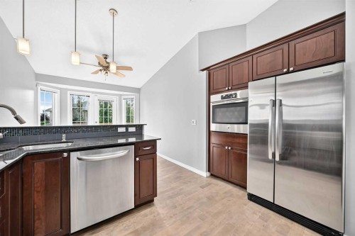337 Harvest Lake Green Ne, Calgary, AB - Indoor Photo Showing Kitchen