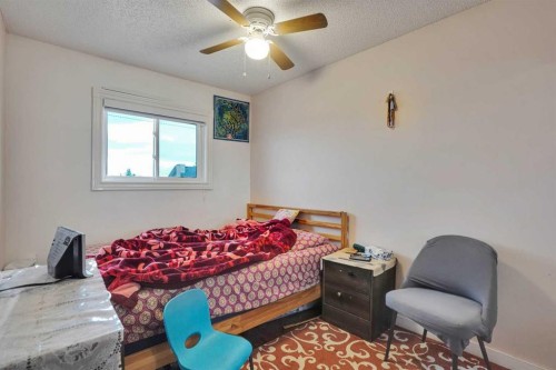 6515 Martingrove Drive Ne, Calgary, AB - Indoor Photo Showing Bedroom