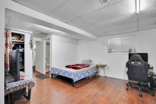 6515 Martingrove Drive Ne, Calgary, AB - Indoor Photo Showing Bedroom