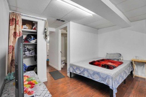 6515 Martingrove Drive Ne, Calgary, AB - Indoor Photo Showing Bedroom