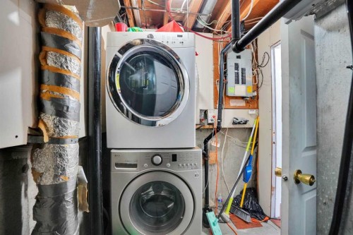 6515 Martingrove Drive Ne, Calgary, AB - Indoor Photo Showing Laundry Room