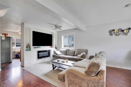 6515 Martingrove Drive Ne, Calgary, AB - Indoor Photo Showing Living Room