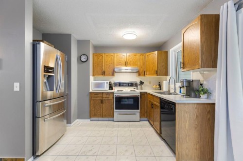 176 Riverbend Drive Se, Calgary, AB - Indoor Photo Showing Kitchen