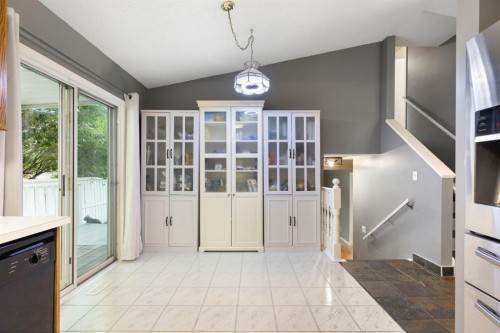 176 Riverbend Drive Se, Calgary, AB - Indoor