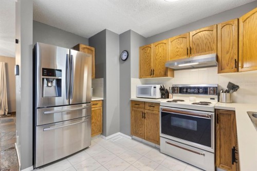 176 Riverbend Drive Se, Calgary, AB - Indoor Photo Showing Kitchen