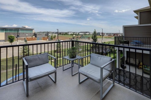 673 Hillcrest Road Sw, Airdrie, AB - Outdoor With Exterior