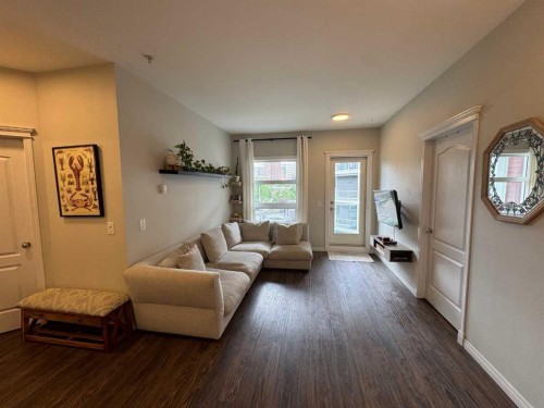 343-333 Riverfront Avenue Se, Calgary, AB - Indoor Photo Showing Living Room