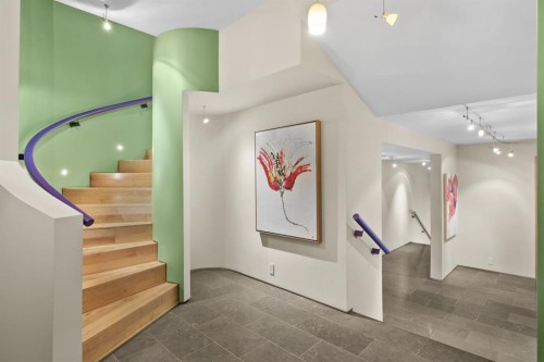 2320 Juniper Road Nw, Calgary, AB - Indoor Photo Showing Other Room