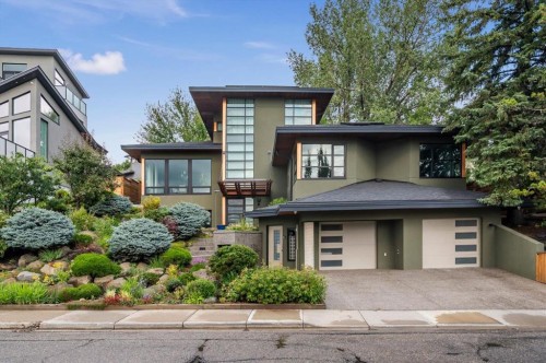 2320 Juniper Road Nw, Calgary, AB - Outdoor With Facade