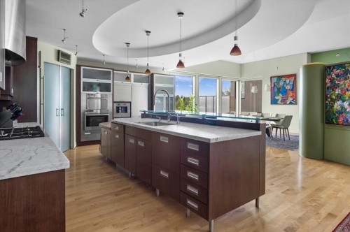 2320 Juniper Road Nw, Calgary, AB - Indoor Photo Showing Kitchen With Upgraded Kitchen