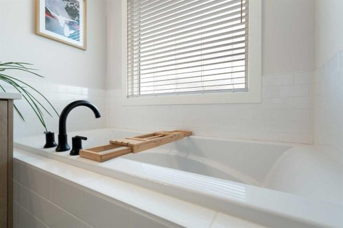 364 Fireside Way, Cochrane, AB - Indoor Photo Showing Bathroom