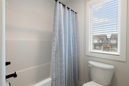 364 Fireside Way, Cochrane, AB - Indoor Photo Showing Bathroom