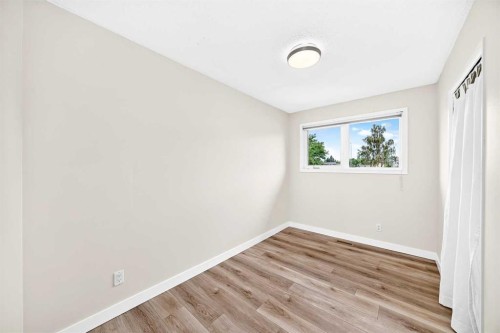 42 Rundlelawn Close Ne, Calgary, AB - Indoor Photo Showing Other Room