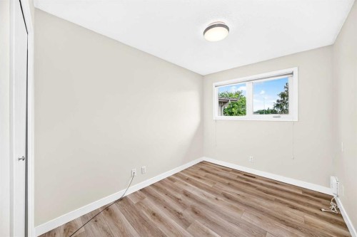 42 Rundlelawn Close Ne, Calgary, AB - Indoor Photo Showing Other Room