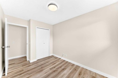 42 Rundlelawn Close Ne, Calgary, AB - Indoor Photo Showing Other Room