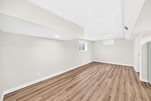 42 Rundlelawn Close Ne, Calgary, AB - Indoor Photo Showing Other Room