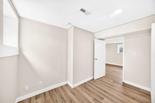 42 Rundlelawn Close Ne, Calgary, AB - Indoor Photo Showing Other Room