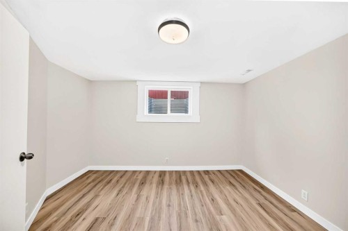 42 Rundlelawn Close Ne, Calgary, AB - Indoor Photo Showing Other Room
