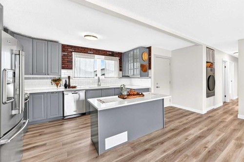 42 Rundlelawn Close Ne, Calgary, AB - Indoor Photo Showing Kitchen With Stainless Steel Kitchen With Upgraded Kitchen